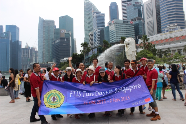 Merlion Park (photo by Ricky)