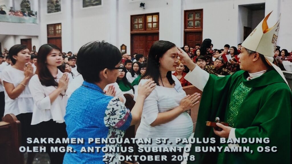 Sakramen Penguatan St. Paulus Bandung oleh Mgr. Antonius Subianto Bunyamin, OSC. 27 Oktober 2018.